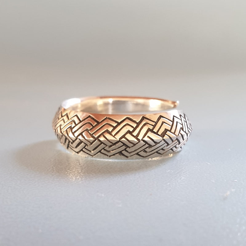 V Shape Ring with Beast Head