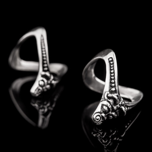 V Shape Ring with Beast Head