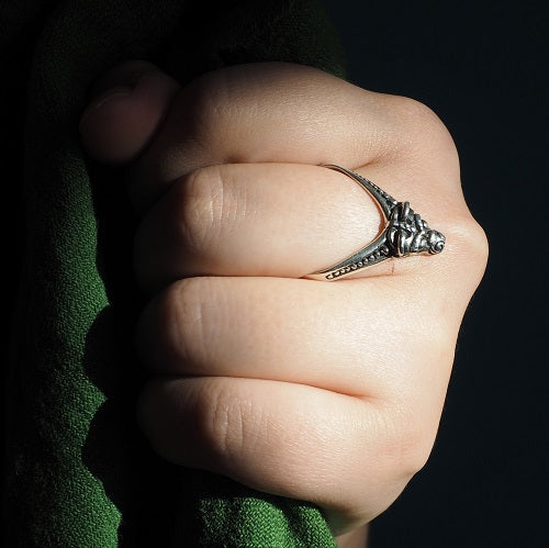 V Shape Ring with Beast Head