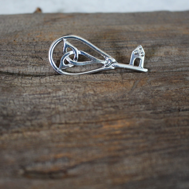 Viking Woman Triquetra Key